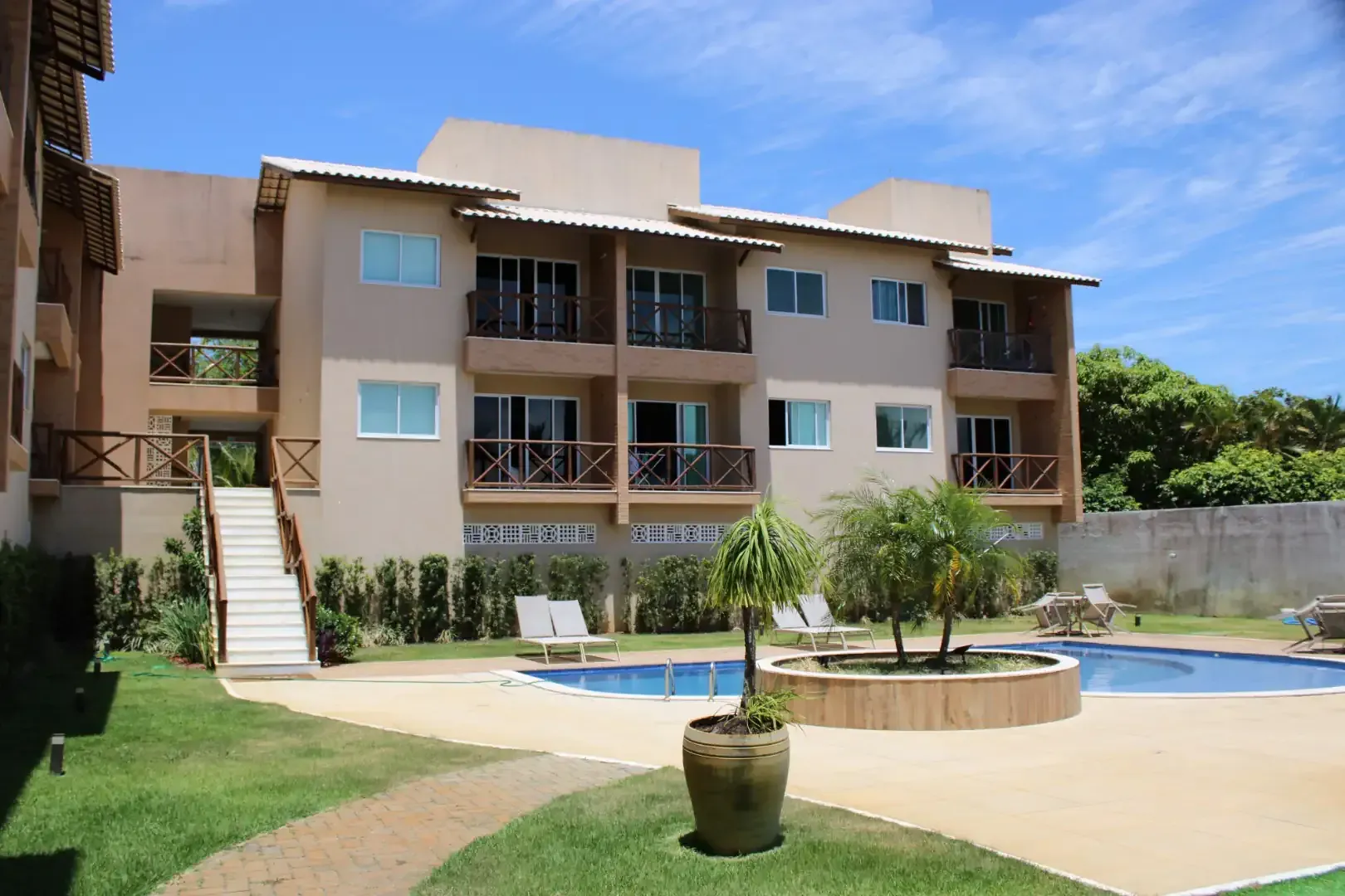 Apartamento 2 suítes à venda em guarajuba residencial canoas 2 | piscina e segurança 24h